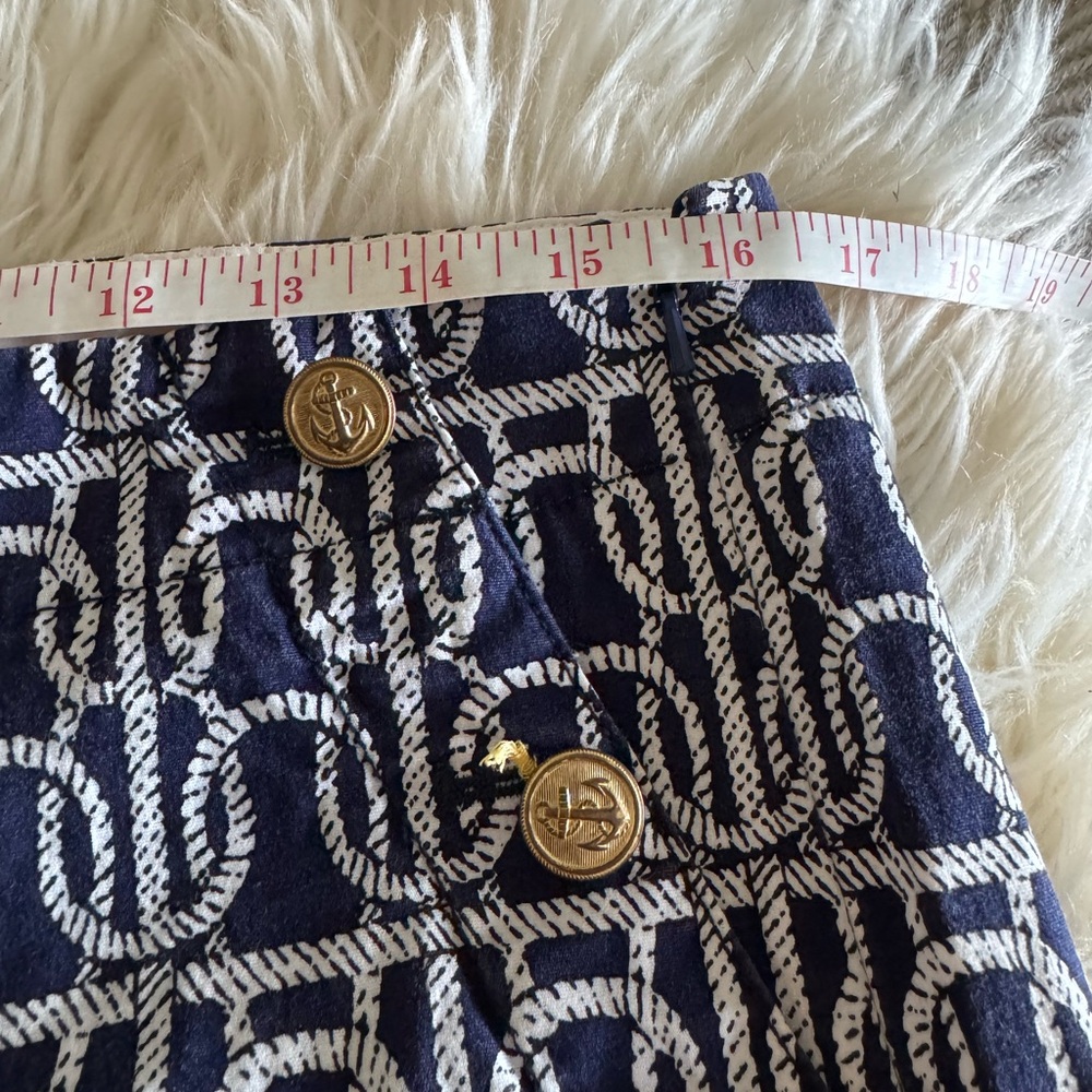 J Crew Navy and White Nautical Patterned Women Shorts with gold buttons - Picture 5 of 7